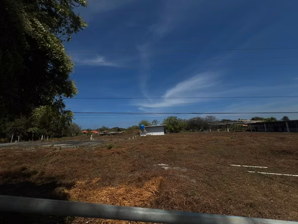 Commercial Building and Land for Sale in Guararé