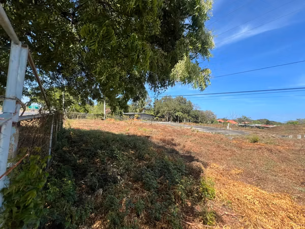Commercial Building and Land for Sale in Guararé