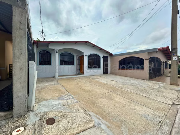Casa en Venta en Villa Lucre YM
