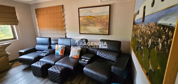 Clayton, Venta de Apartamento Pent-House en Embassy Club con vista al bosque!
