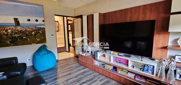 Clayton, Venta de Apartamento Pent-House en Embassy Club con vista al bosque!