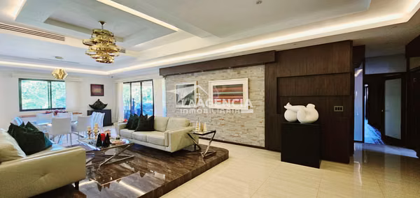 Clayton, Venta de Apartamento Pent-House en Embassy Club con vista al bosque!