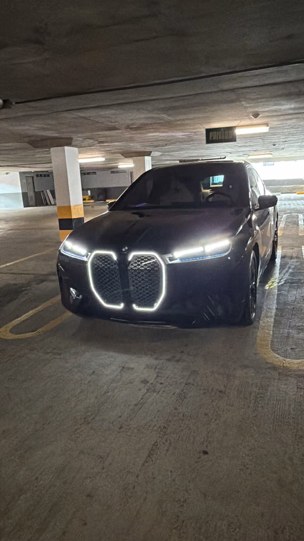 BMW iX xDrive50 2024 – SOLO 6,000 km – 516 HP – Como Nuevo