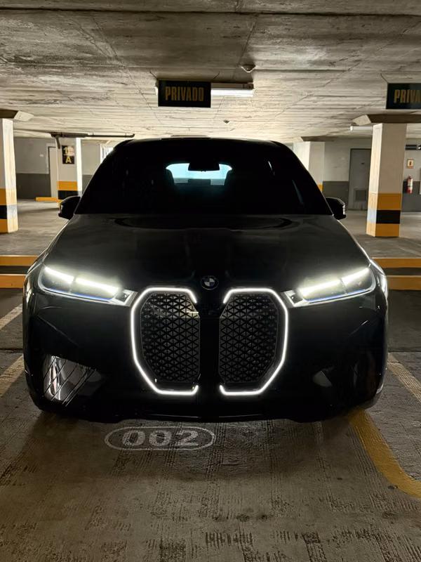 BMW iX xDrive50 2024 – SOLO 10,000 km – 516 HP – Como Nuevo