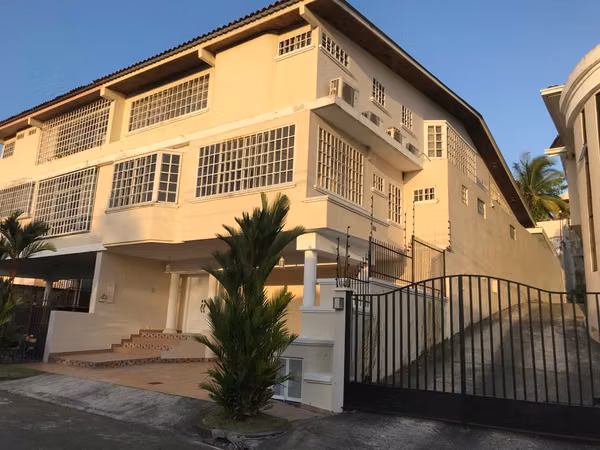 Beautiful and Spacious Duplex for Sale in Dos Mares