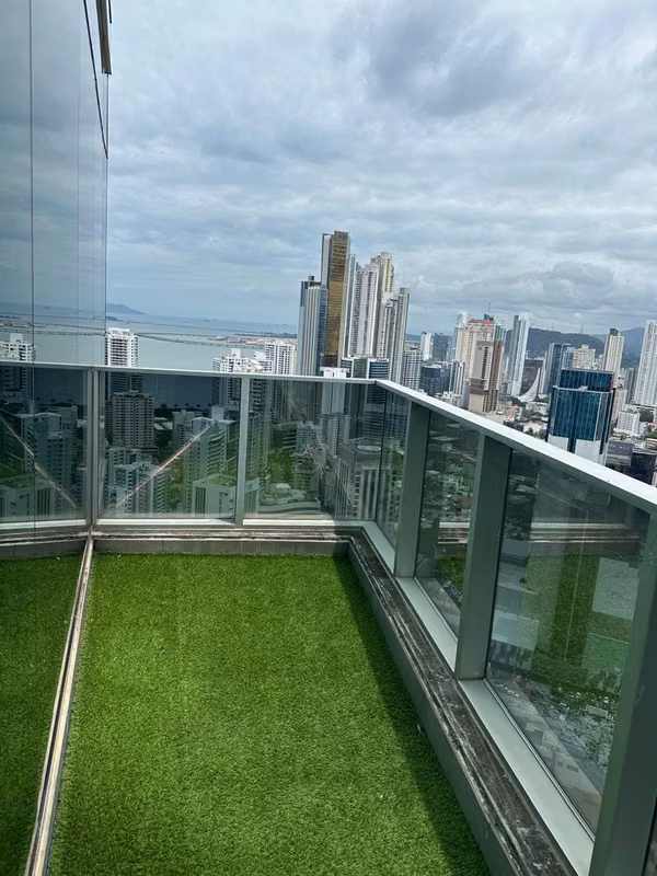 Office for sale - Tornillo Building (F & amp; F Tower)