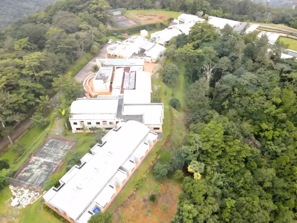 Venta de Edificio en Cerro Azul, 40,000m2 de terreno y 4,080m2 de construcción