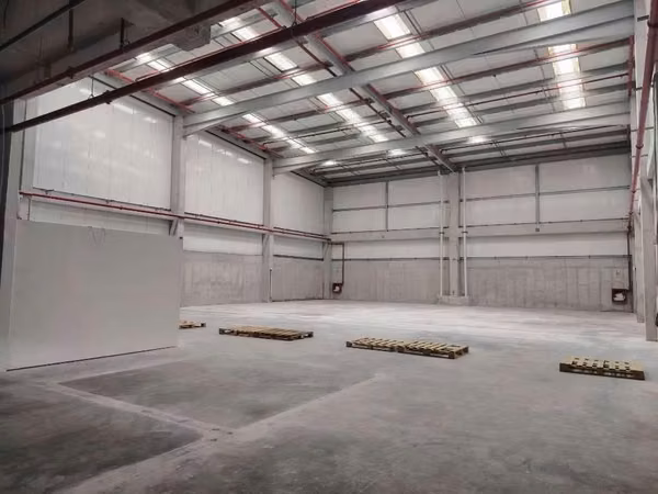 Office/warehouse rental near Costa del East