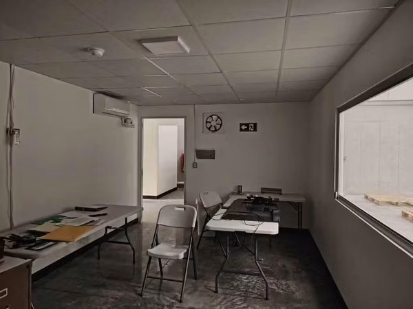Office/warehouse rental near Costa del East