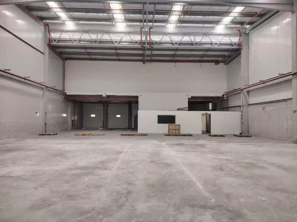 Office/warehouse rental near Costa del East