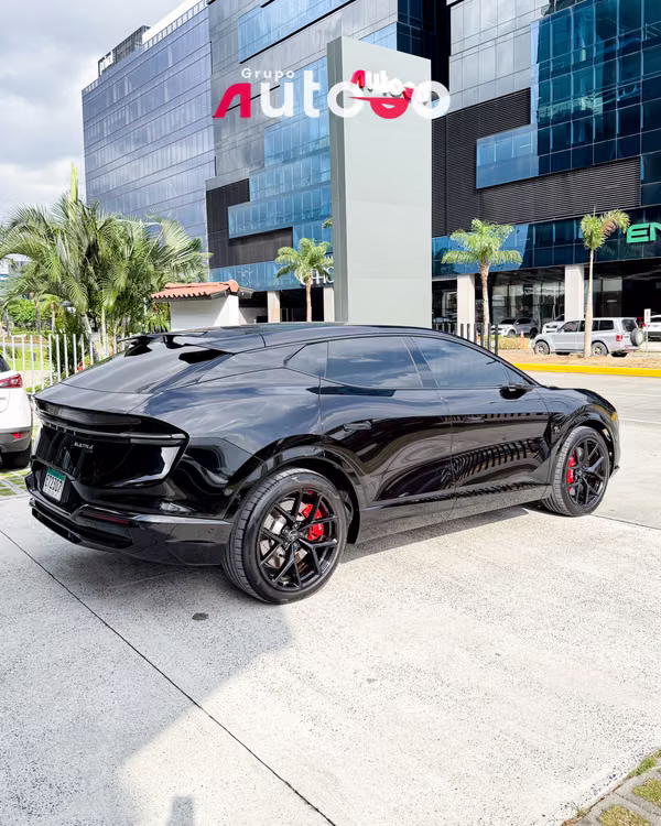 Lotus Eletre 2025