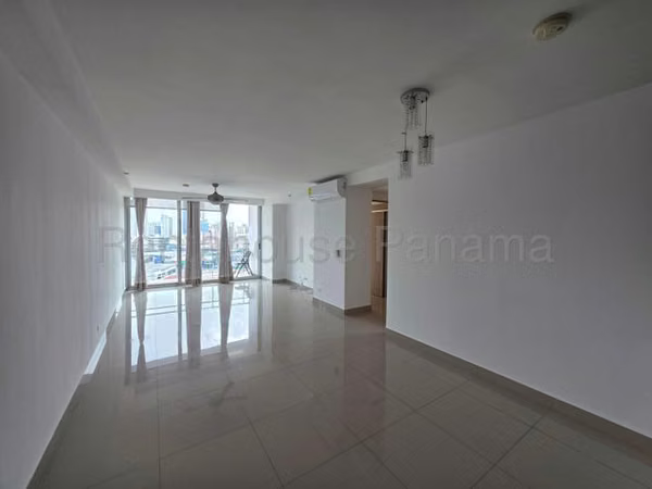 alquilo apartamento en via argentina OF 26-6069