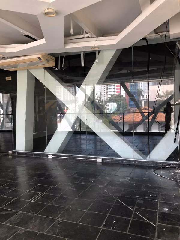 COMMERCIAL BUILDING - 124; URBAN STREET