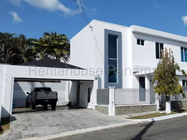 Se alquila casa en La Alameda KC
