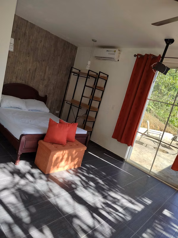 CERRO AZUL / 3 CABINS / 2,400m² / PRIVATE AREA / JACUZZI / TERRACE
