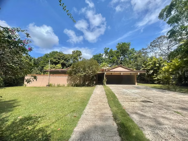 ¡ÚLTIMO REMATE! Mansión Natural en Las Cumbres – 1,603 m²