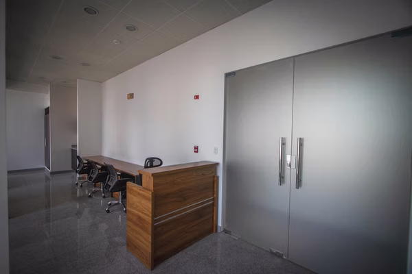 Office furnished for rent in beautiful view
