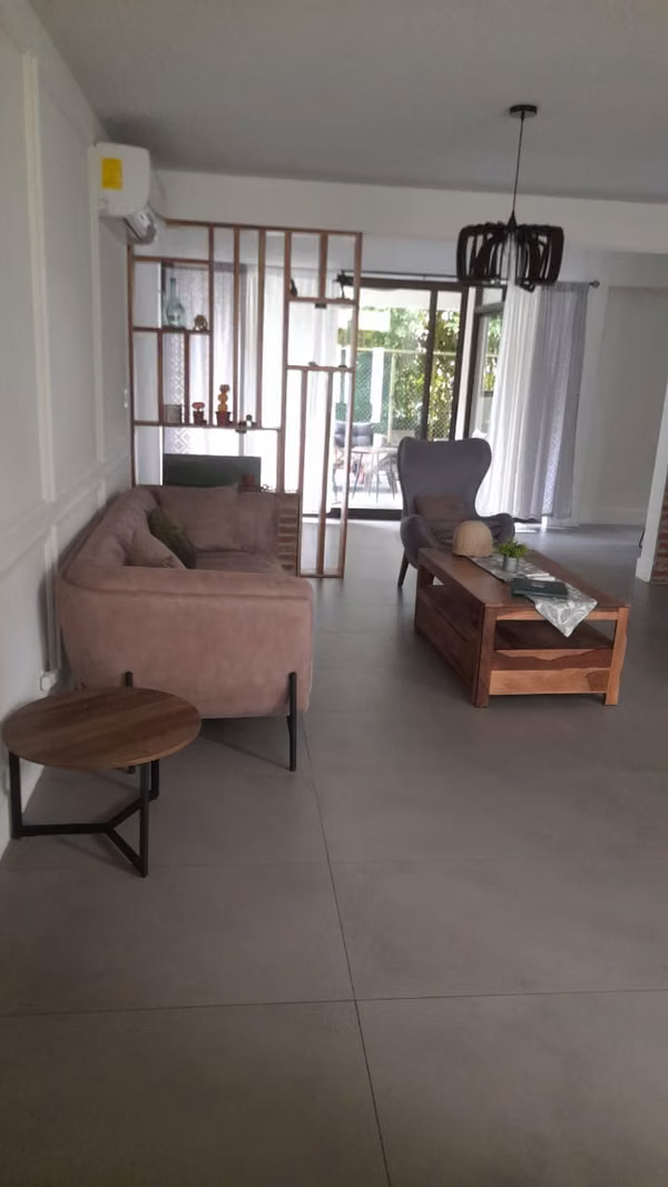 Melissa Foster Luxury Sells Exclusive House in PH Embassy Gardens Clayton MFR1953