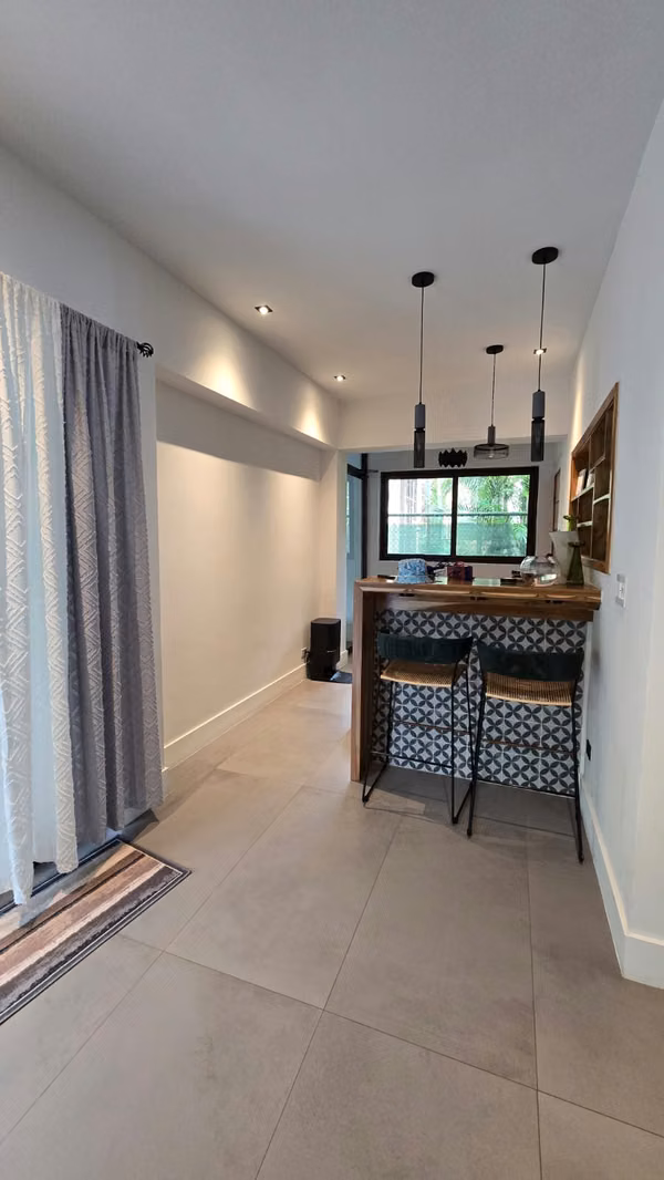 Melissa Foster Luxury Sells Exclusive House in PH Embassy Gardens Clayton MFR1953