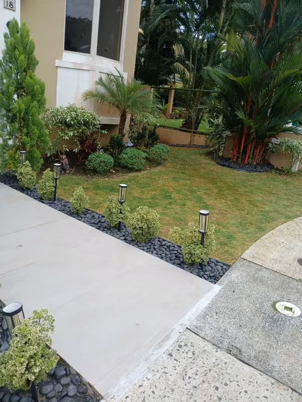 Melissa Foster Luxury Sells Exclusive House in PH Embassy Gardens Clayton MFR1953
