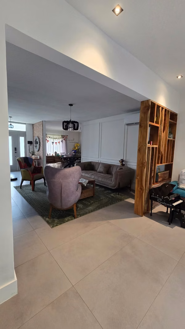 Melissa Foster Luxury Sells Exclusive House in PH Embassy Gardens Clayton MFR1953