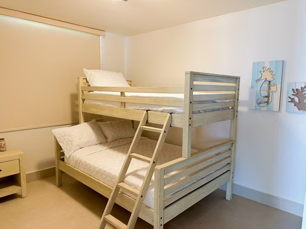 VENDO APARTAMENTO FRENTE AL MAR EN PLAYA GORGONA - PH BAHÍA - BV