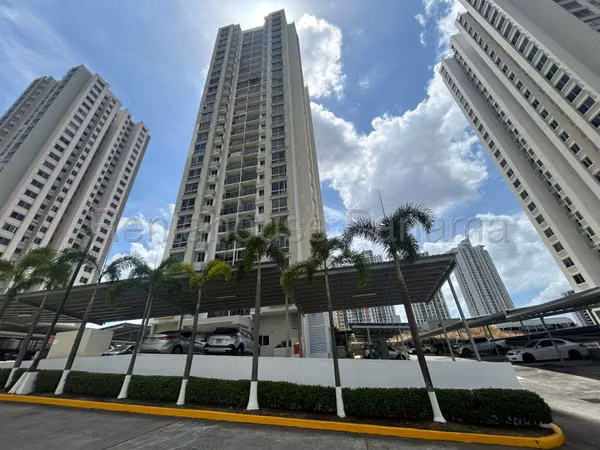 Selling Family Apartment in PH Rokas, King's County 26-6175GG