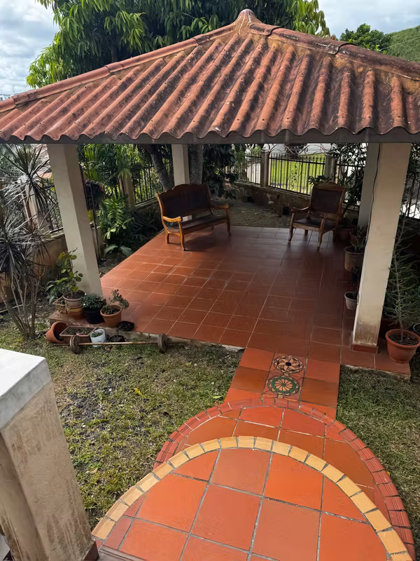 SALE OF 4 BEDROOM HOUSE IN FOREST OF THE CIBELES