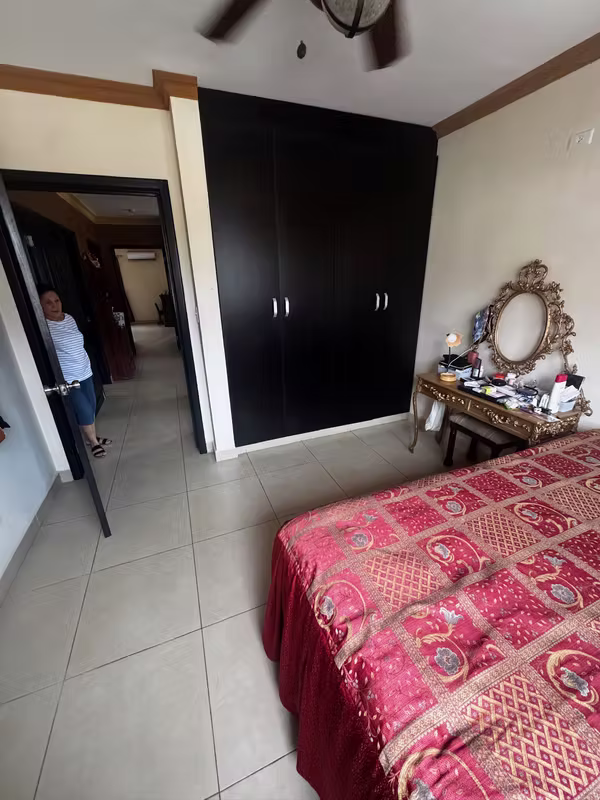 SALE OF 4 BEDROOM HOUSE IN FOREST OF THE CIBELES