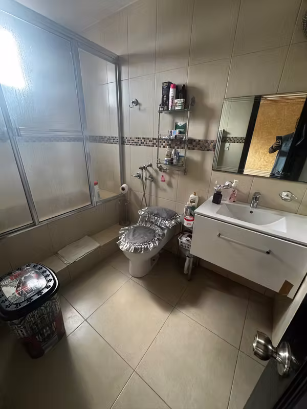 SALE OF 4 BEDROOM HOUSE IN FOREST OF THE CIBELES