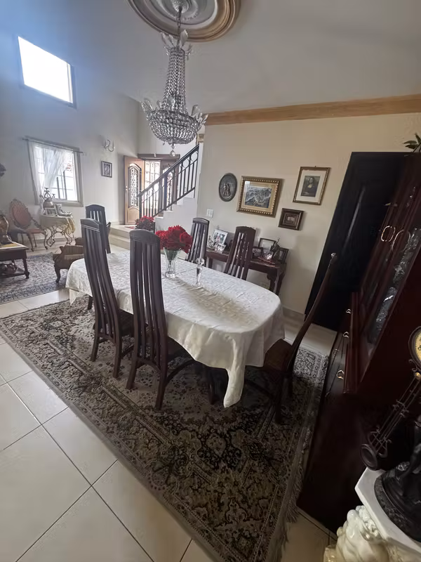 SALE OF 4 BEDROOM HOUSE IN FOREST OF THE CIBELES