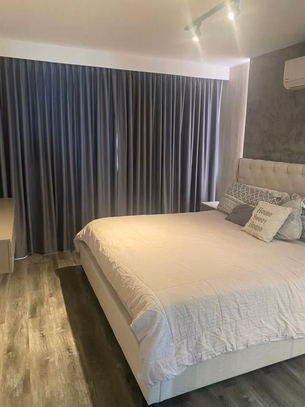 Apartment for sale in Costa del Este near DHL. Remodeled.
