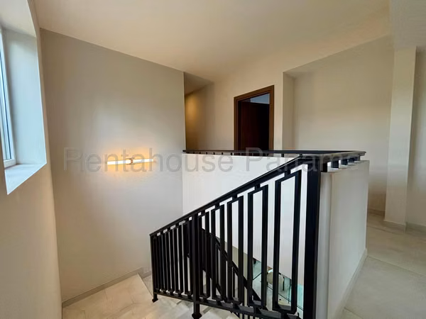 Beautiful 331m² House for Sale in Santa María | 26JSS6009