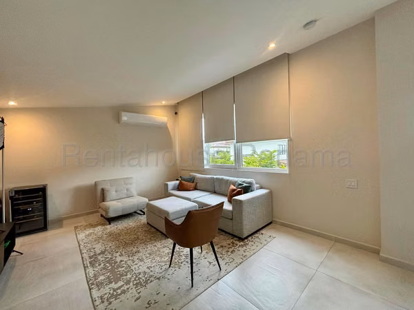 Beautiful 331m² House for Sale in Santa María | 26JSS6009