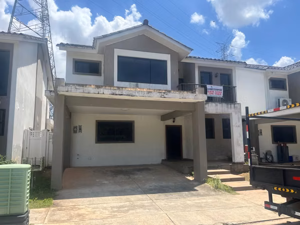 Bank Selling House in PH Mont Blanc, Brisas del Golf Norte