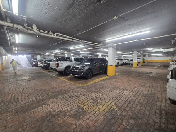 Venta Plaza comercial en Bella Vista. JR