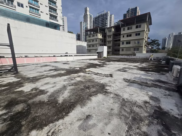 Venta Plaza comercial en Bella Vista. JR