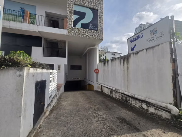 Venta Plaza comercial en Bella Vista. JR