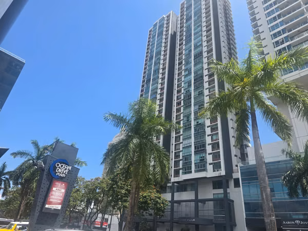 Venta de Plaza Comercial, Costa del Este. Panamá. JR