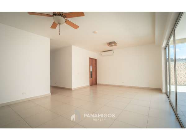 Casa en venta cerca de Altaplaza en Altos del Parque