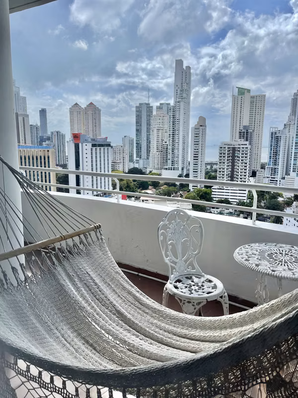 LA CRESTA VENTA DE APARTAMENTO CON INSUPERABLE VISTA