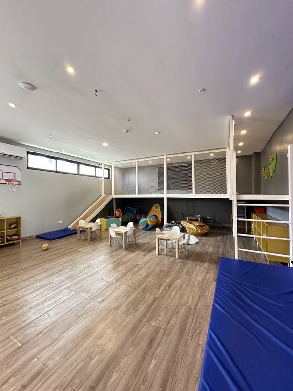 Mi Condado: The Center of Your World in Condado del Rey