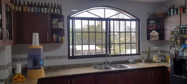 VENDO beautiful house in El Carmen