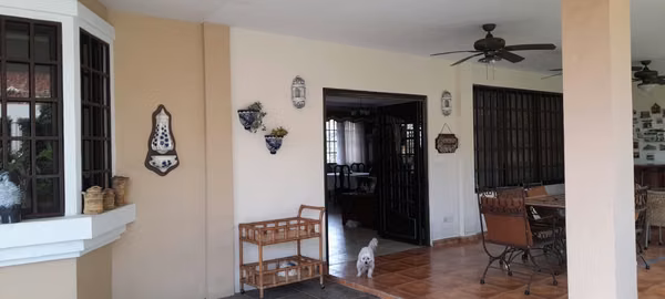 VENDO beautiful house in El Carmen