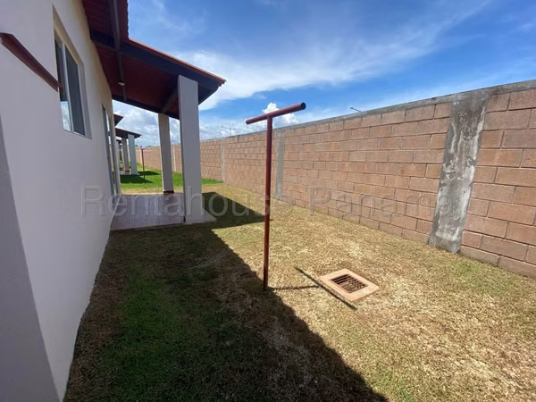 Alquilo Casa Nueva en Arboledas, La Chorrera ABS