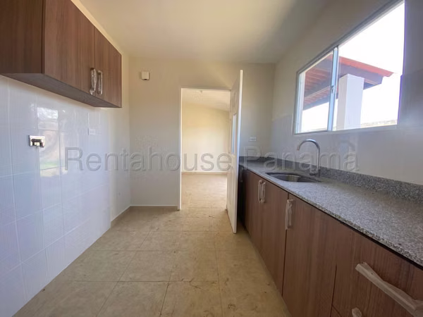Alquilo Casa Nueva en Arboledas, La Chorrera ABS