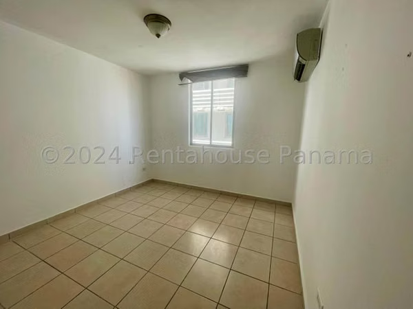Apartment for Sale in Plaza Valencia CIG249728