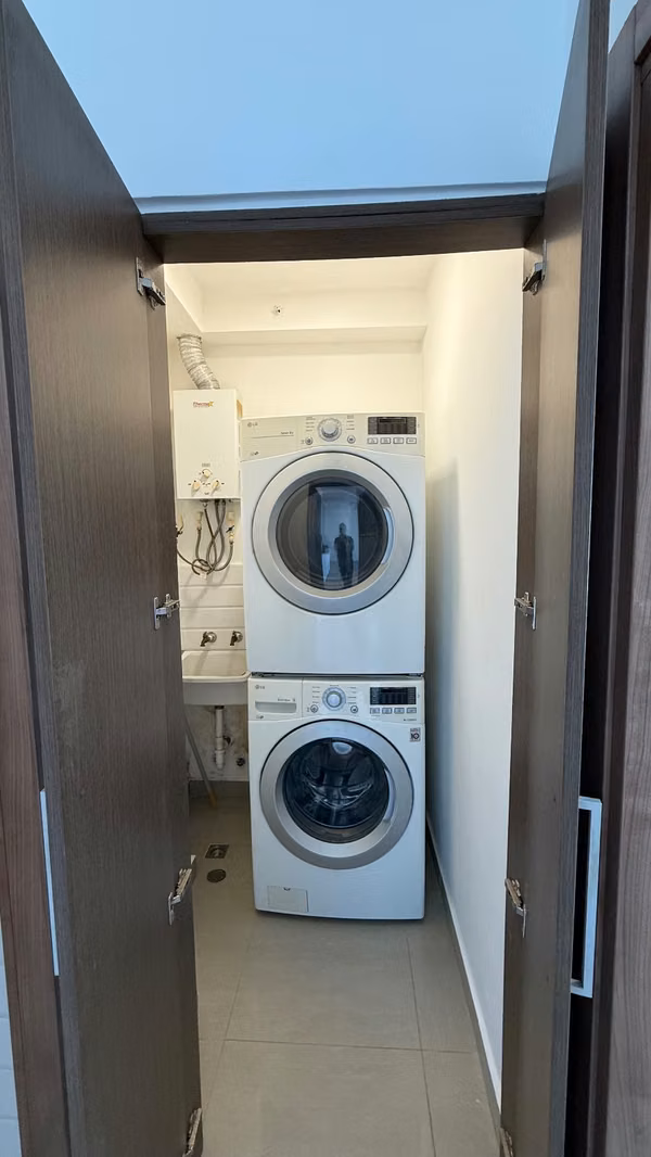 Rental Apartment with 1 bedroom, 1 bathroom, white line