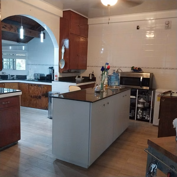 CASA EN VENTA EN COLÓN -COMODIDAD Y AMPLITUD