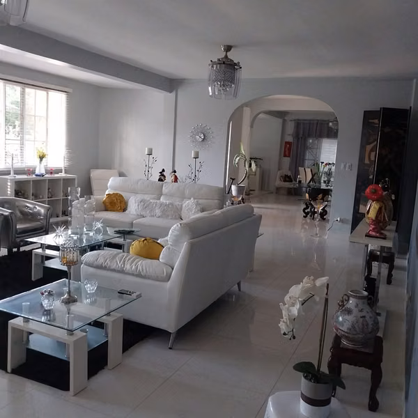 CASA EN VENTA EN COLÓN -COMODIDAD Y AMPLITUD